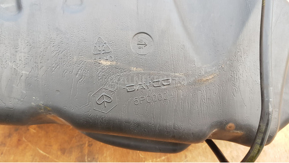 Piaggio Beverly 500 üzemanyag tank - 5/6