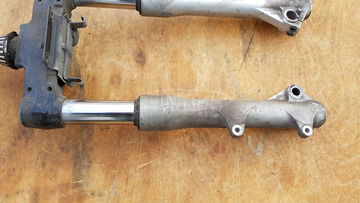 Piaggio Beverly 500 első villa