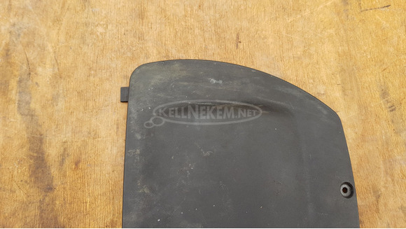 Piaggio Beverly 500 szervízfedél sisaktartóba