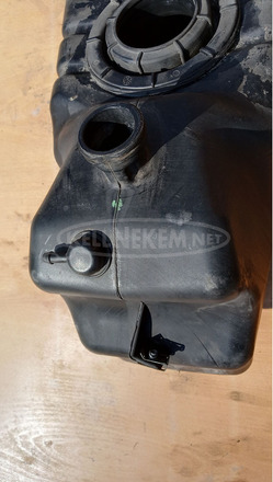 Piaggio Beverly 400 - 500 üzemanyag tank - 4/10