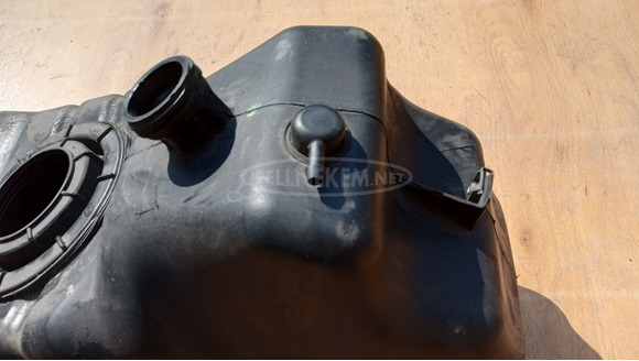 Piaggio Beverly 400 - 500 üzemanyag tank - 6/10