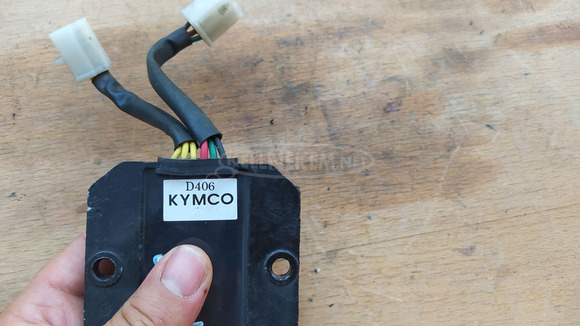 Kymco dink 125 - 150 feszültségszabályzó