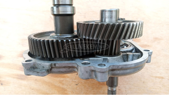 Aprilia Leonardo 125 - 150 hátsó végáttétel