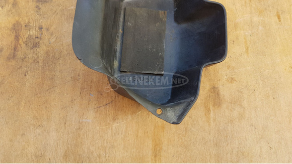 Aprilia Leonardo 125 - 150 akkumulátor fedél