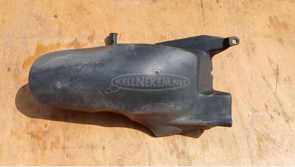 Aprilia Leonardo 125 - 150 hátsó kerék feletti idom