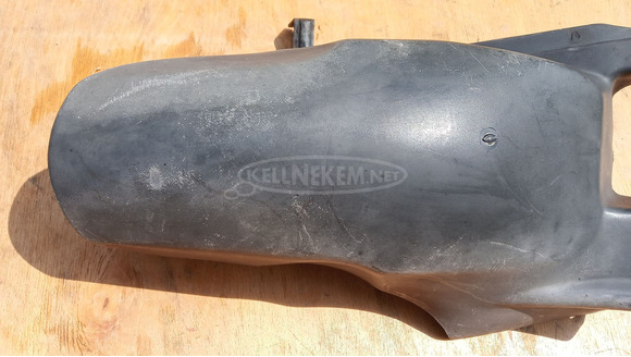 Aprilia Leonardo 125 - 150 hátsó kerék feletti idom