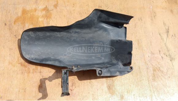 Aprilia Leonardo 125 - 150 hátsó kerék feletti idom