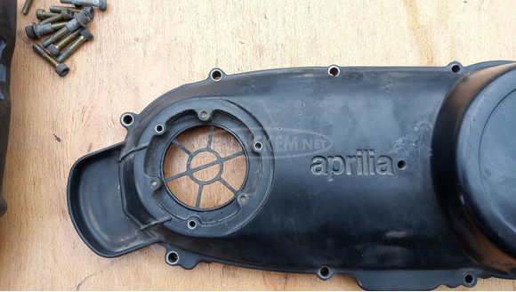 Aprilia Leonardo ST 125 - 150 kuplung fedél - 5/5
