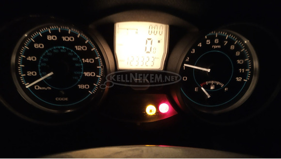 Piaggio Xevo 400 km óra műszerfal - 4/10