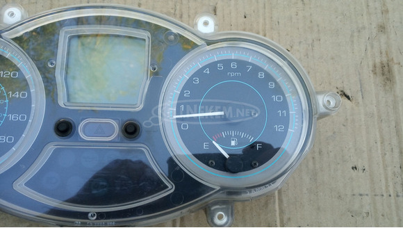 Piaggio Xevo 400 km óra műszerfal - 7/10