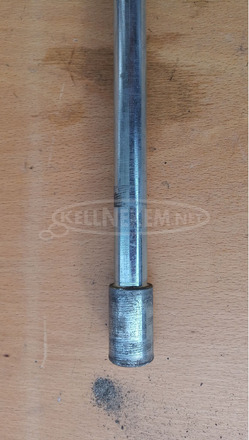 Piaggio Xevo 125 - 400 első keréktengely - 3/4