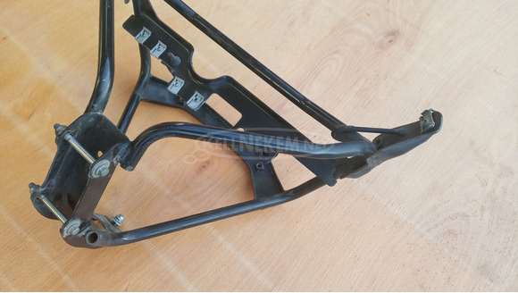 Piaggio Xevo 125 - 400 első idomtartó konzol - 7/9