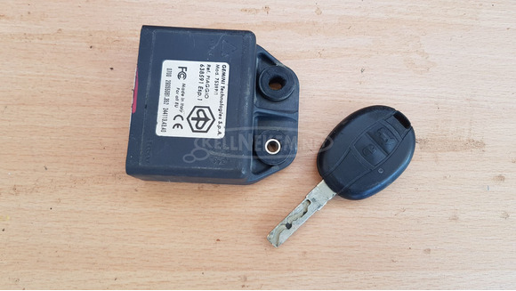 Piaggio Xevo 400 csomagtartó nyitó elektronika - 6/6