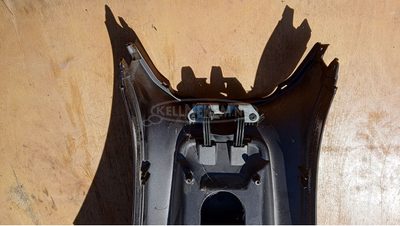 Piaggio Xevo 125 - 400 taposó közép - 9/9