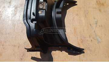 Piaggio Xevo 125 - 400 sisaktartó felső