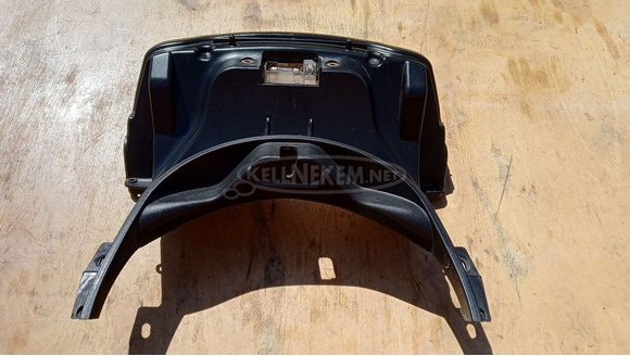 Piaggio Xevo 125 - 400 sisaktartó felső - 4/8