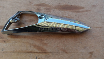 Piaggio Xevo 125 - 400 első irányjelző keret jobbos krómsérült