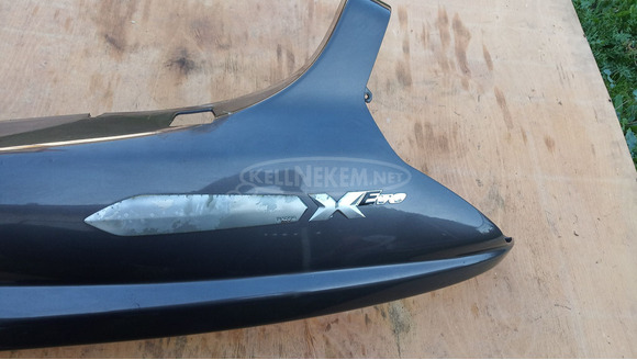 Piaggio Xevo 125 - 400 oldalidom balos