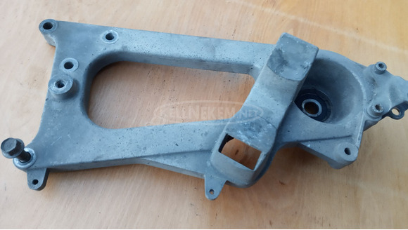 Piaggio Xevo 400 hátsó lengőkar - 4/6